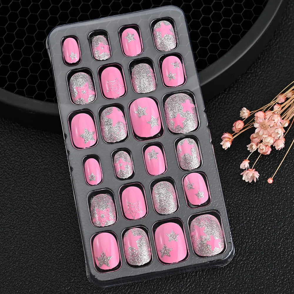 24 Pçs/caixa Unhas infantis para meninas, padrão de desenho animado, unhas postiças fofas para crianças, pontas de unhas falsas kawaii acrílicas artificiais de pressão na unha + ferramenta