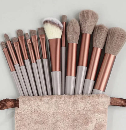 Conjunto de maquiagem de 33 peças, kit de beleza com esponjas de beleza grandes e pequenas para aplicação e remoção de maquiagem impecável, conjunto completo.